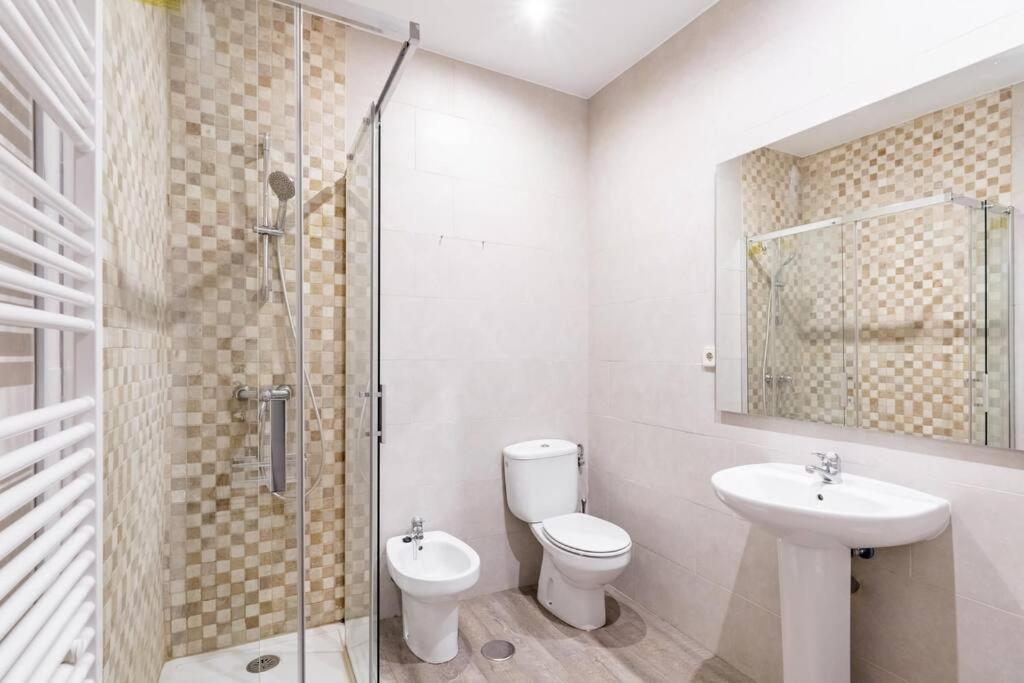 Apartamento Proximo A Gran Via Madrid Lägenhet Exteriör bild